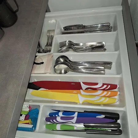 Between Lakes アパート