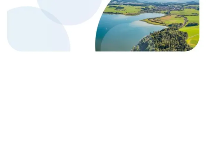 아파트 Between Lakes *